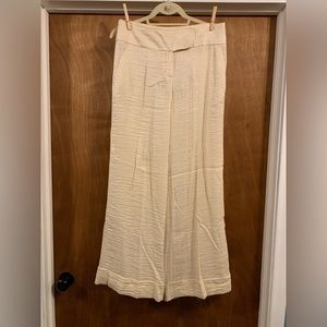 BCBG Maxazria Shimmer Cream Colored Trouser Women’s Size 2 Pants